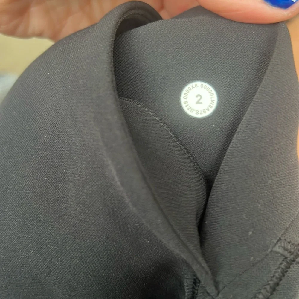 Lululemon On The Fly Woven Black Mid Length Skirt Women’s Size 2